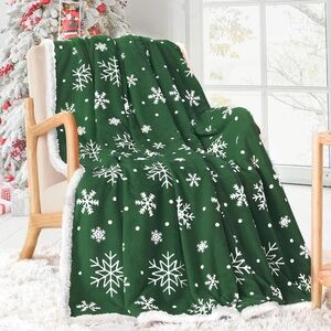 Festive Green Snowflake Throw Blanket